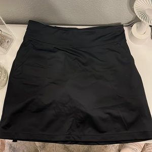Black golf skirt (brand: maggie lane)
